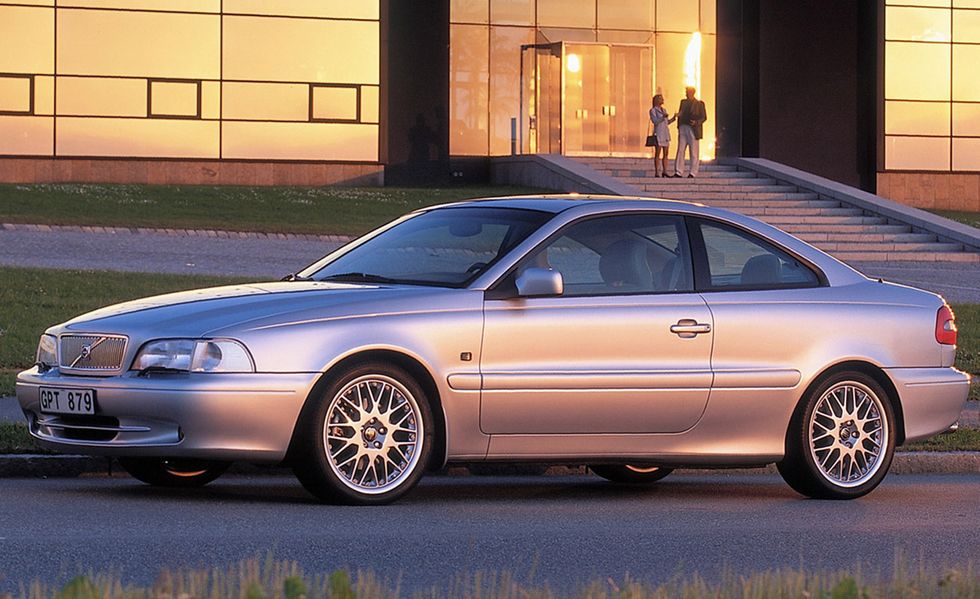 Land vehicle, Vehicle, Car, Personal luxury car, Alloy wheel, Automotive design, Wheel, Rim, Automotive tire, Family car, land vehicle, vehicle, car, personal luxury car, alloy wheel, automotive design, wheel, rim, automotive tire, family car,